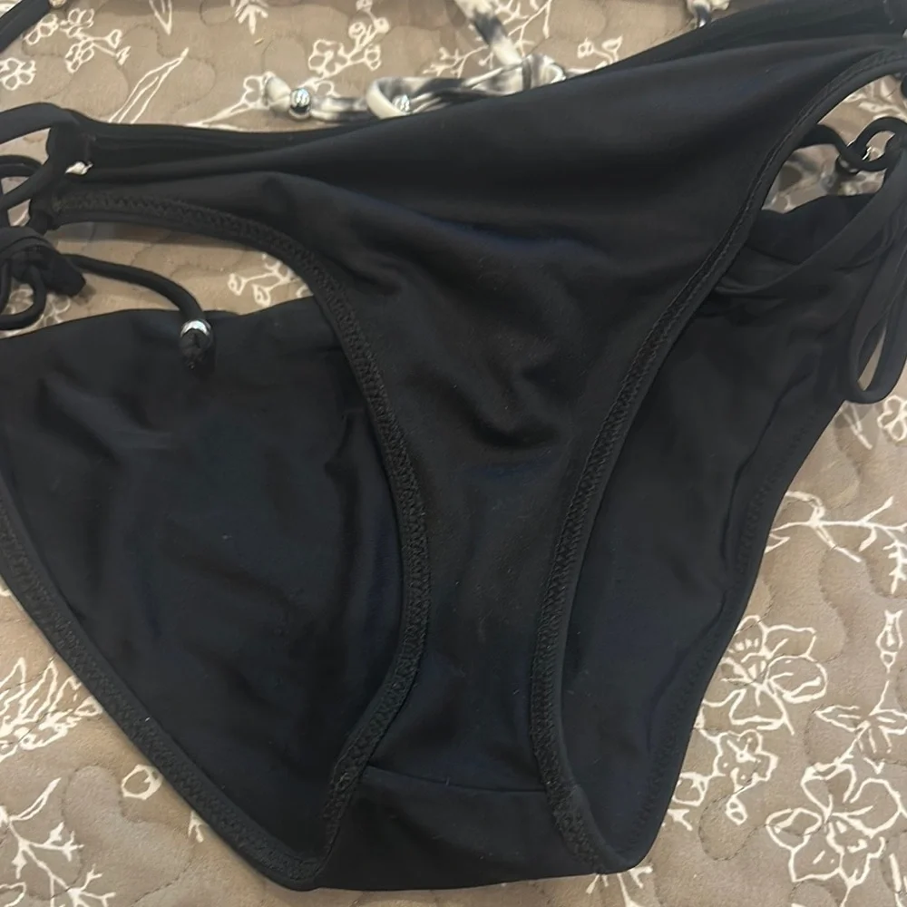 Cupshe Black and White Bikini Set - Picture 4 of 5